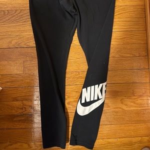 2 Nike & 1 pink leggings